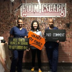 Kendra,_Lizzie,_Pam_escape_room